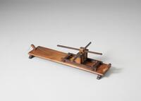 FK 0025
<br/>
Kaapstander met twee spillen
<br/>
<em>Jochem Cats, Amsterdam</em>